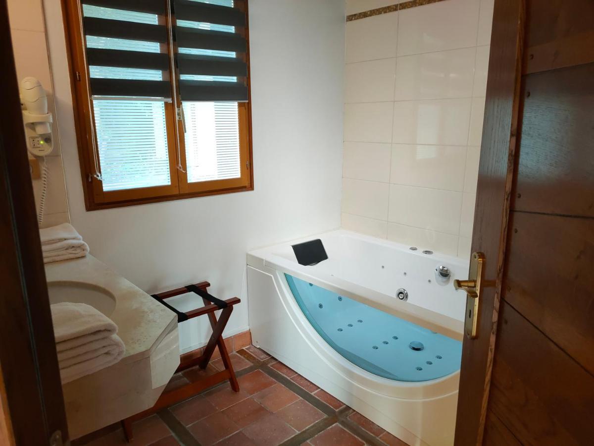Demeures & Chateaux Hotel Domaine Le Clos Des Fontaines Jumieges Exterior photo